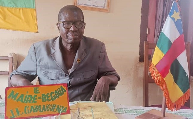 « Nous sommes dans un pays où nous avons affaire à un monde sous-informé et peu lettré », Jean-Emmanuel Gazanguenza, maire de Begoua.