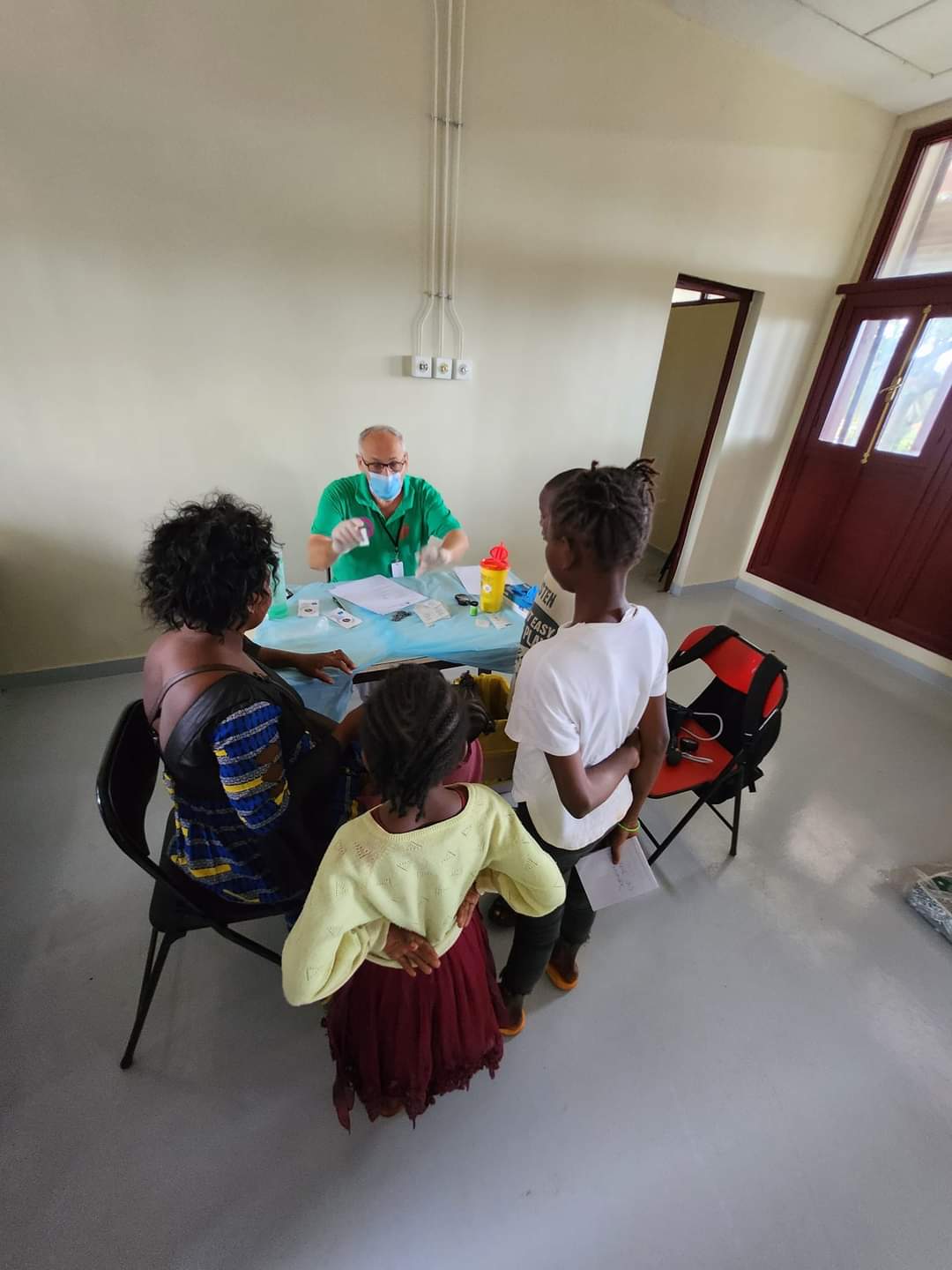 Centrafrique : la mission médicale roumaine poursuit ses consultations à Bangui