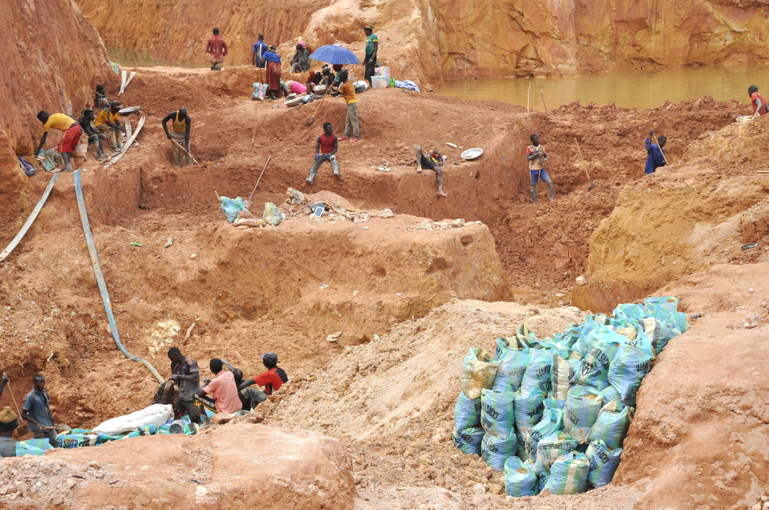 Centrafrique : 5 exploitants miniers chinois libérés après plusieurs semaines de captivité dans le Nord-ouest