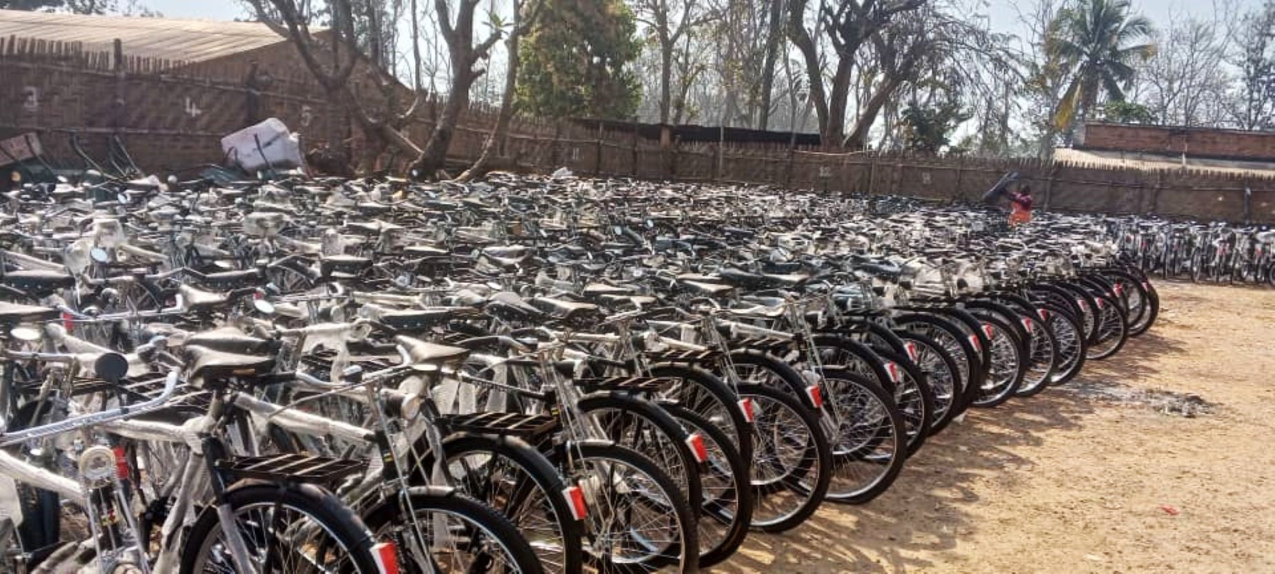Alindao : des bénéficiaires du projet Londo+ reçoivent des bicyclettes  