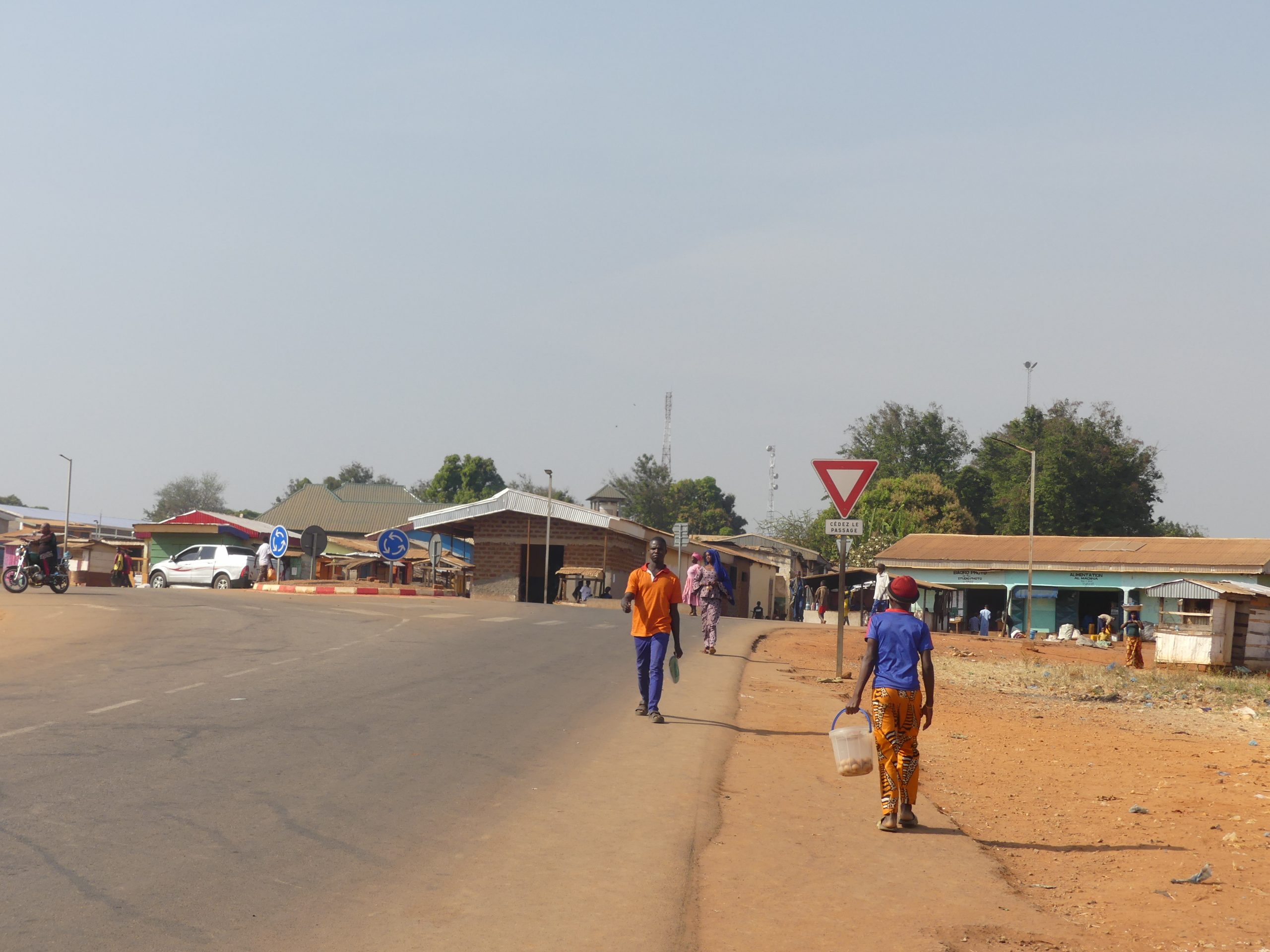 Centrafrique : Simplice Mathieu Sarandji vole au secours des victimes de l’incendie du quartier Ouham à Baoro