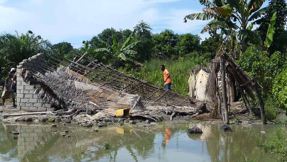 Centrafrique : plusieurs familles frappées par les inondations à Ndangala appellent à l’aide