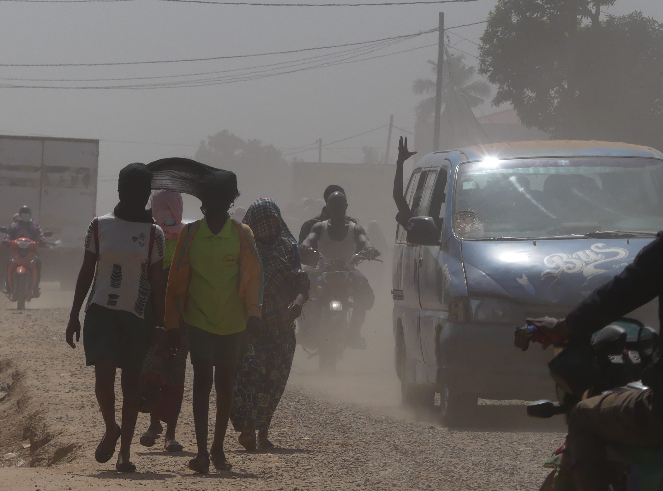 Centrafrique : les habitants du Nord de Bangui appellent à l’aide face à la poussière persistante sur l’axe Gobongo-PK 12