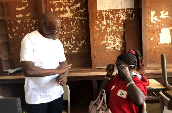 Centrafrique : l’APSDC lance une campagne de dépistage de presbytie en faveur des enseignants au lycée MJ Caron de Bangui