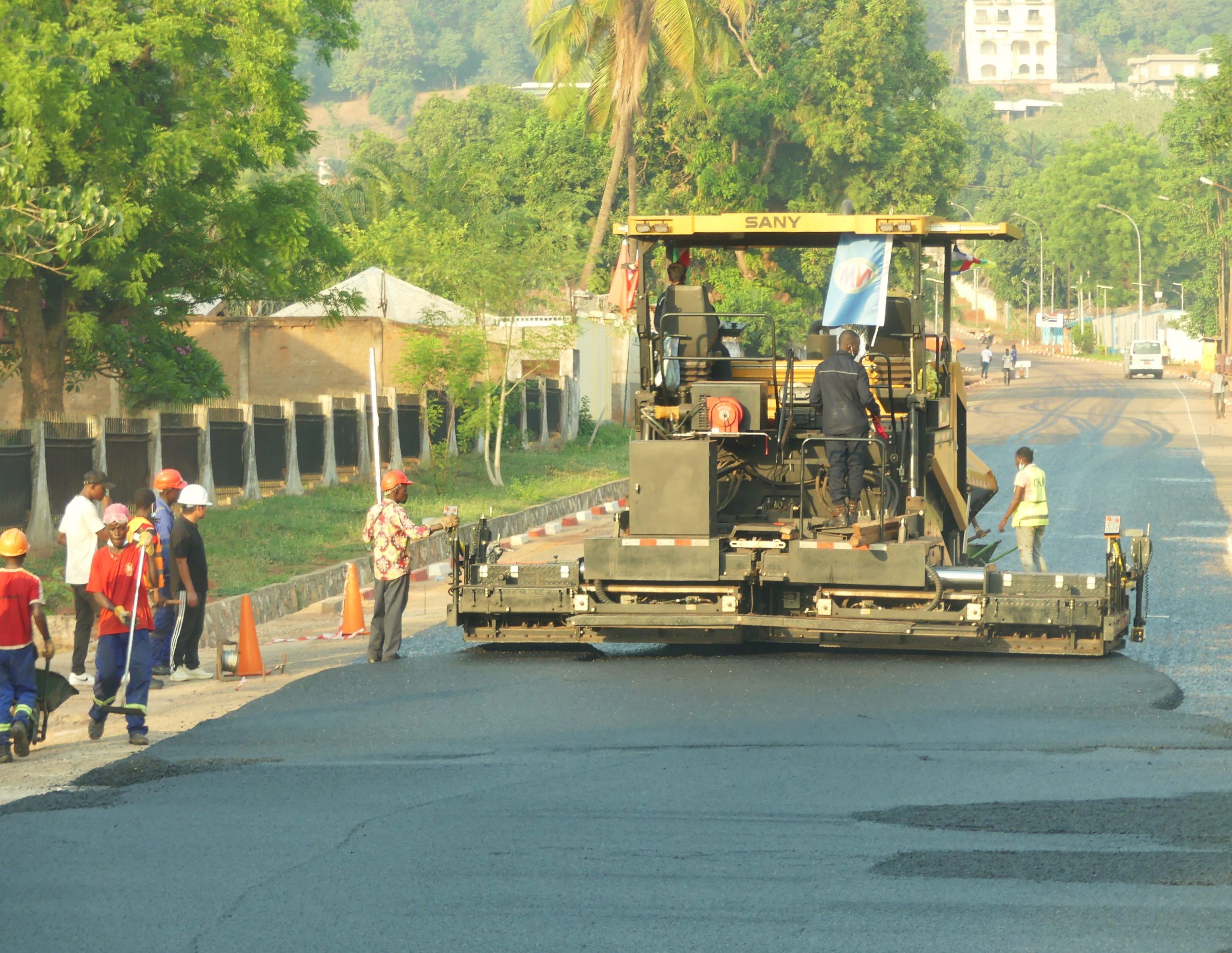 Bangui : l’ONM lance les travaux de construction des rues de Bangui en enrobé
