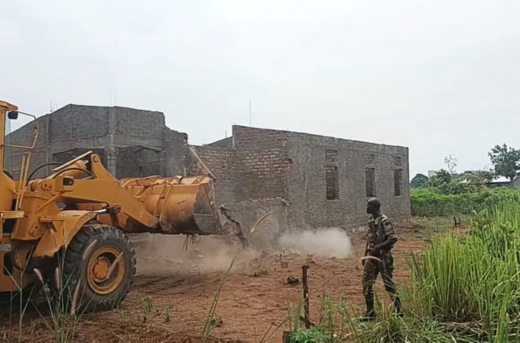 Centrafrique : la justice ordonne la destruction d’une vingtaine de maisons proches de Bangui