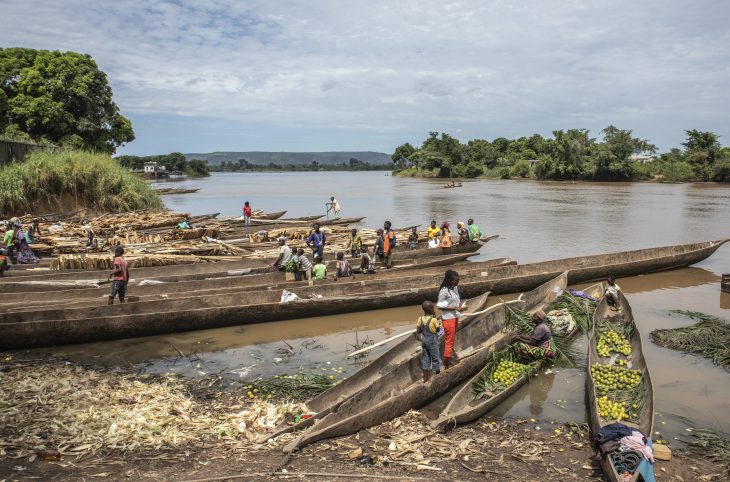 Bangui : une tension après la noyade d’un jeune paralyse le trafic sur la rivière Mpoko