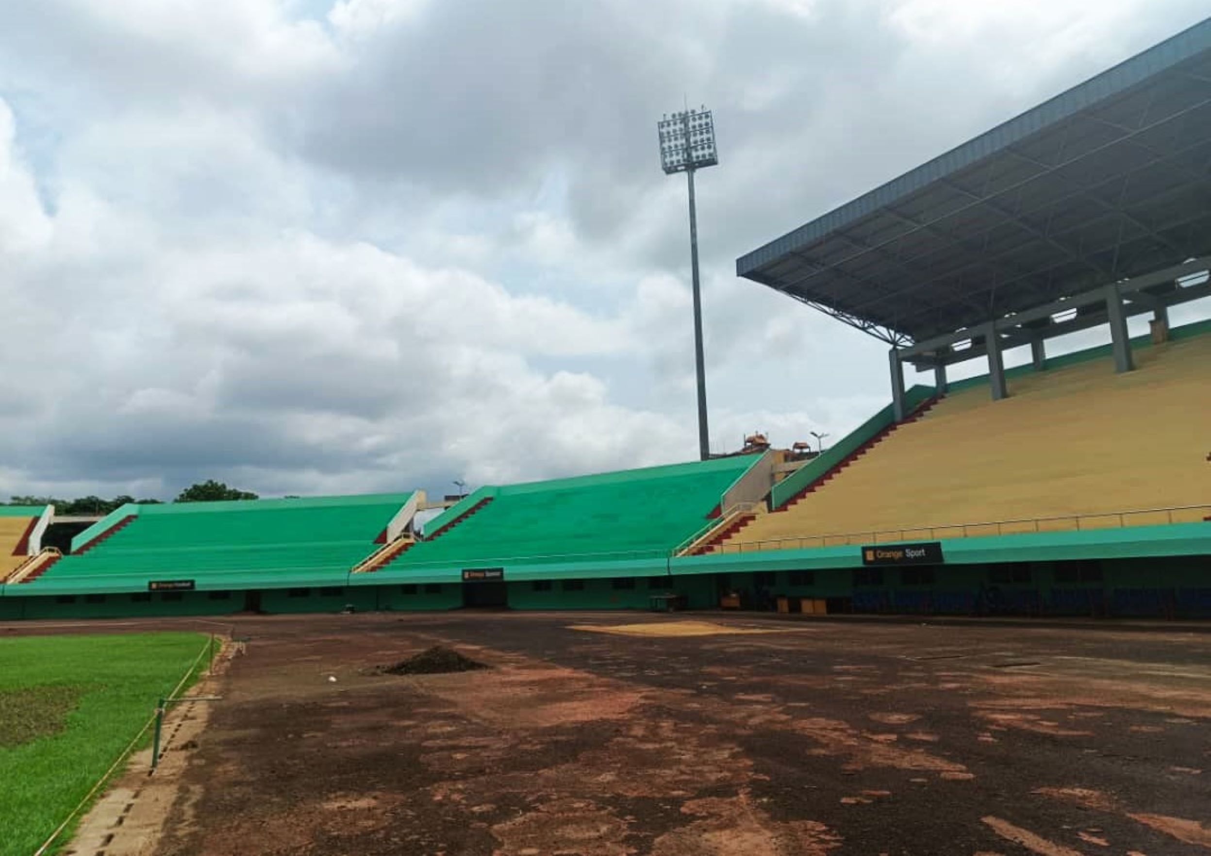 Football : les supporters dénoncent un retard dans les travaux de réhabilitation du complexe sportif B. Boganda