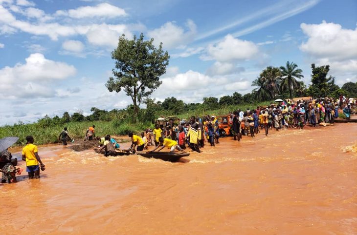 Bria : la circulation paralysée à cause de l’inondation d’un pont