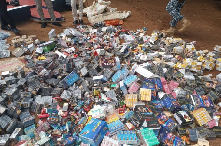 Bangui : la police détruit une quantité importante de drogues et médicaments nuisibles