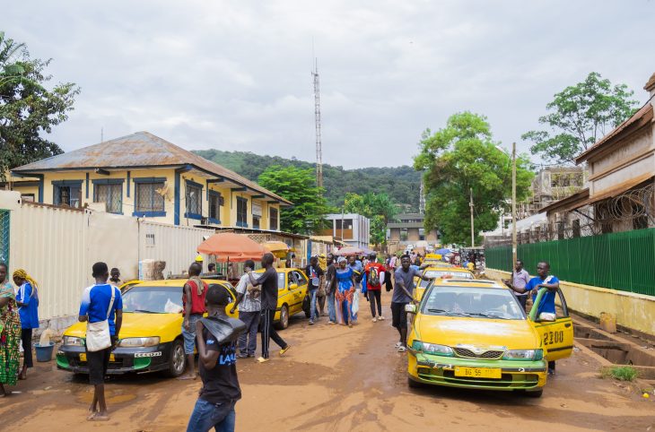 Transports : taxis et bus reprennent le trafic sur les artères de Bangui après une suspension
