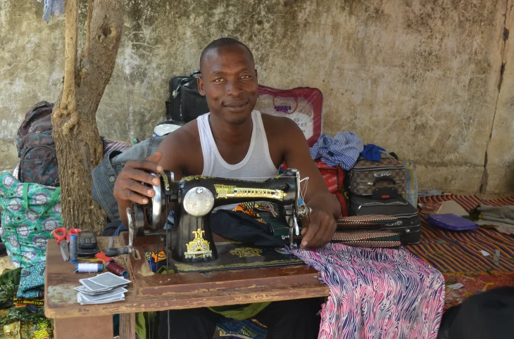 Bangui : les relations entre couturiers et clients à l’approche des fêtes de fin d’année