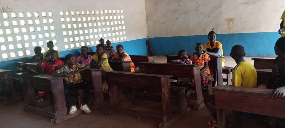 Obo : des enseignants progressivement en place, les élèves régulièrement aux champs