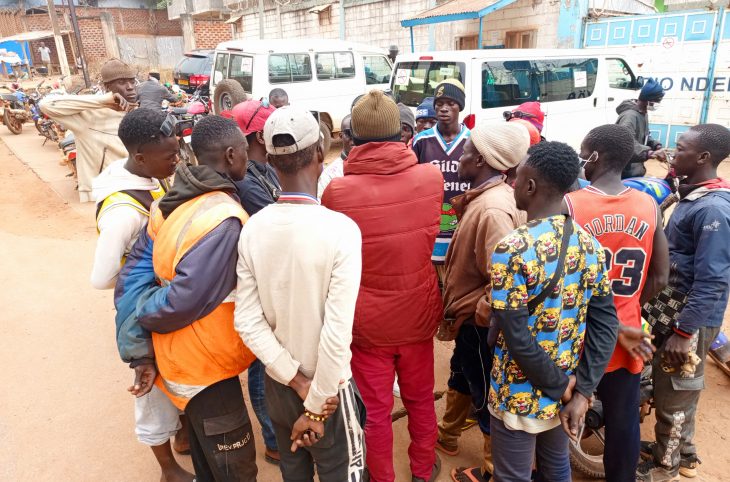 Bangui : des dizaines de mototaxis exigent la suspension de leurs bureaux