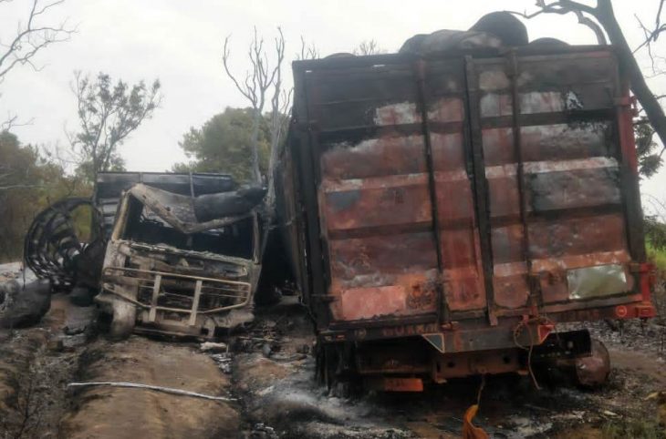 Centrafrique : des rebelles incendient un véhicule et des matériaux de construction d’école