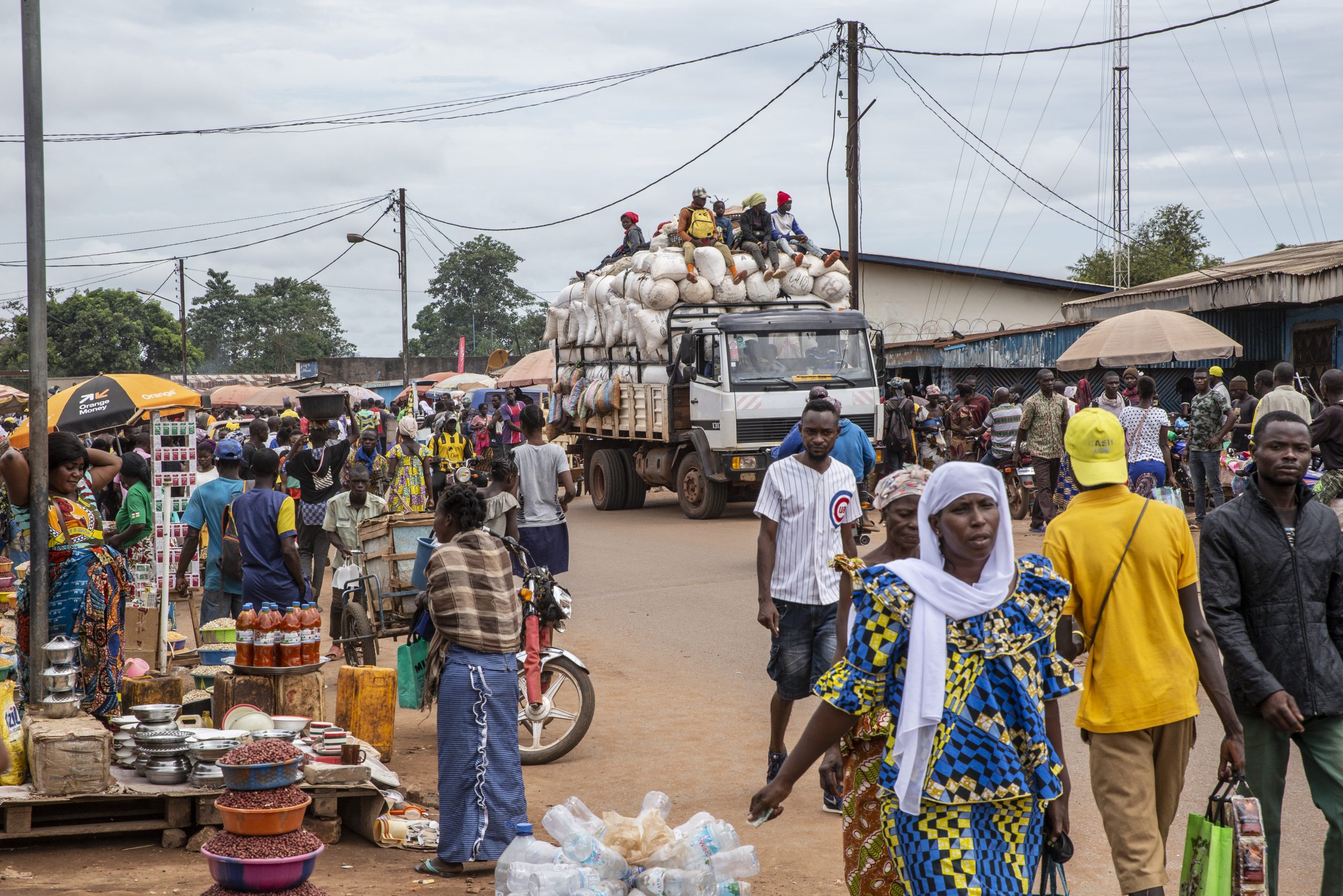 Embouteillages à la sortie nord de Bangui : les poids lourds pointés du doigt