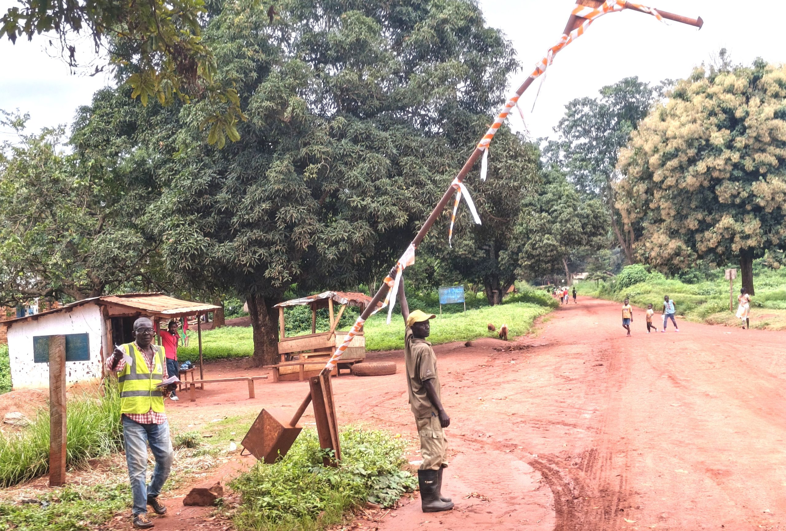 Centrafrique : plusieurs barrières illégales démantelées par une mission gouvernementale