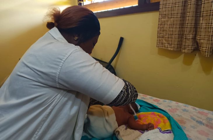 La kinésithérapie au service des adultes et des enfants au Centre de la Mère et de l’Enfant à Bangui