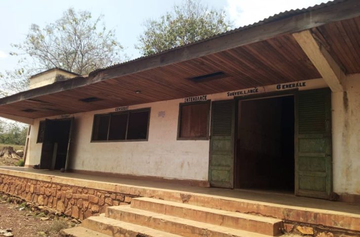 Des enseignants absents de leur poste au lycée de Mobaye, le proviseur pointe un doigt accusateur