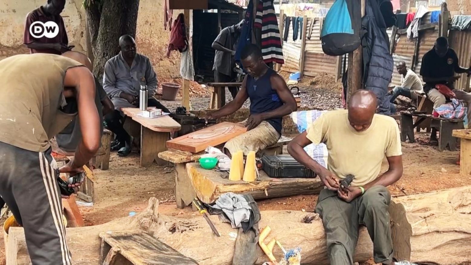 Sculpteurs : coincés entre mévente et multiplication de taxes touristiques