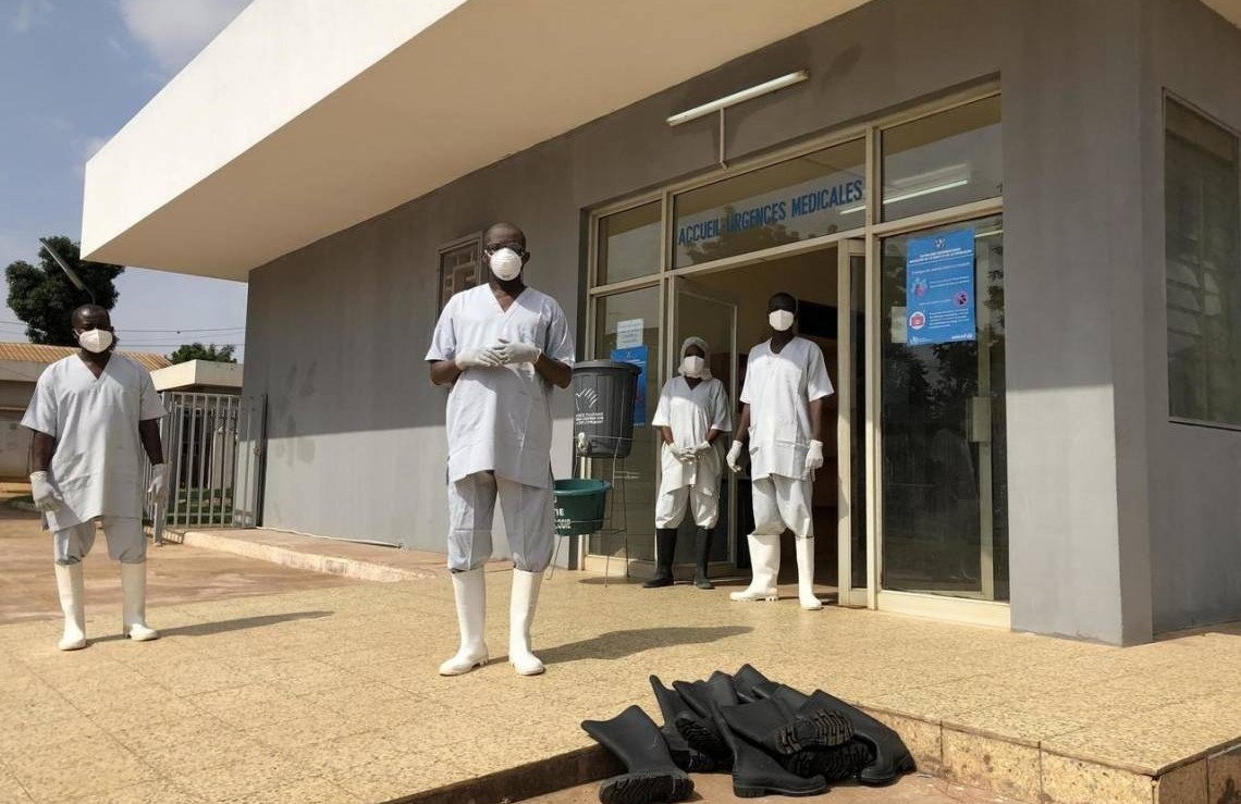 Ebola : l’alerte des professionnels sur un risque de propagation