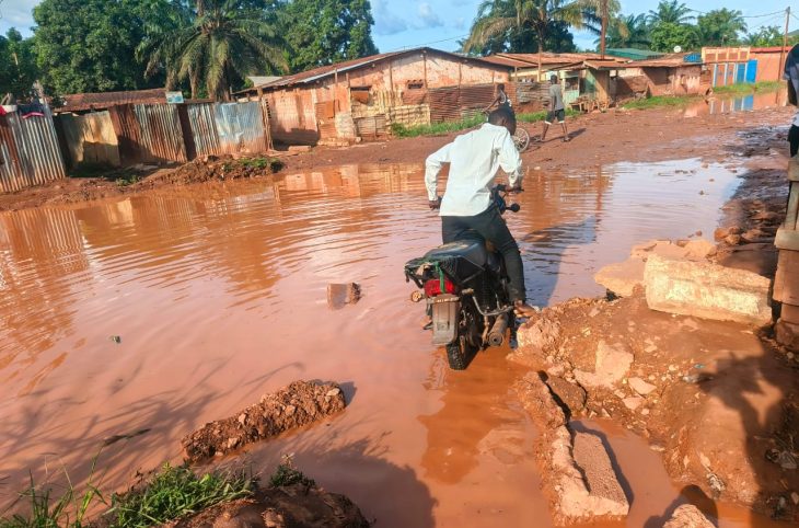Bangui : l’Avenue Omar Bongo, une route en état de dégradation avancée