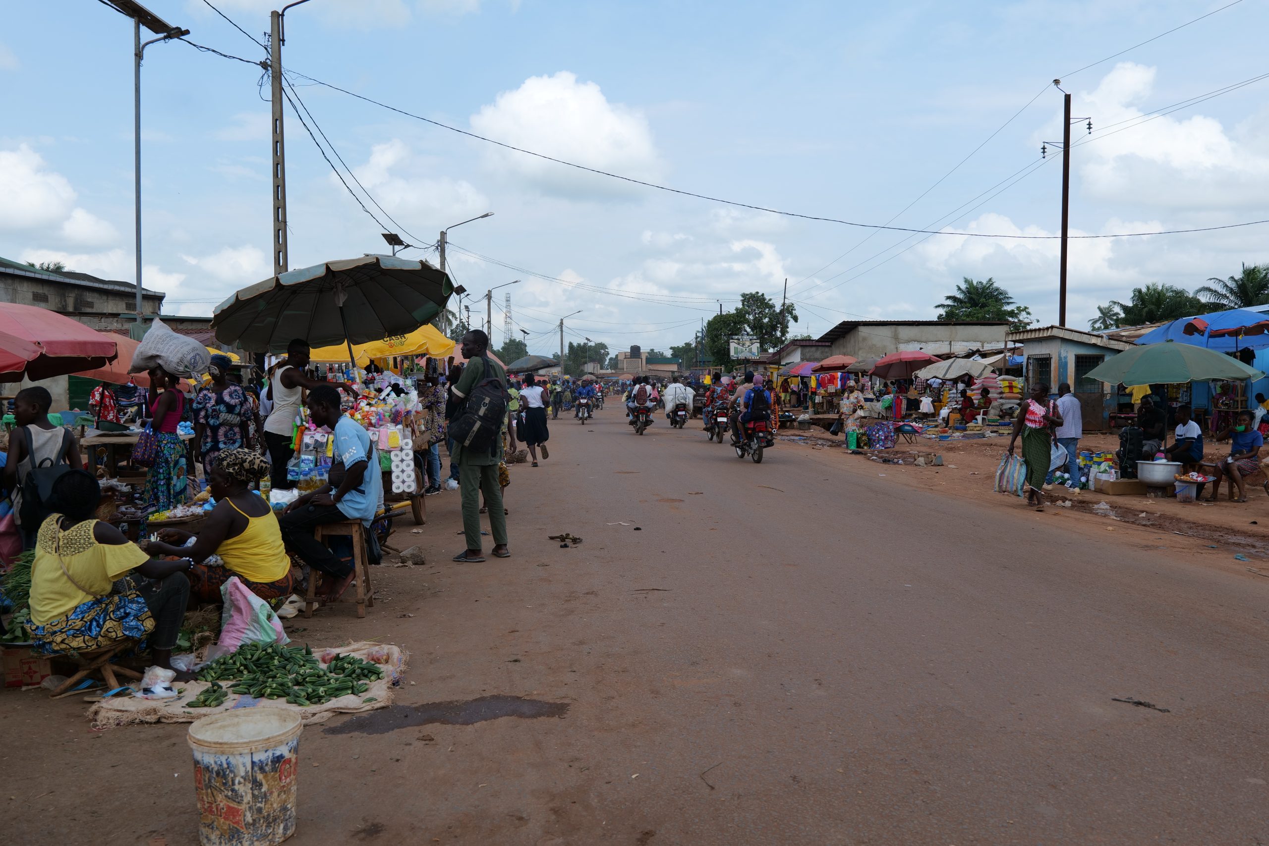 Bangui : une opération de déguerpissement diversement appréciée au marché de Pétévo