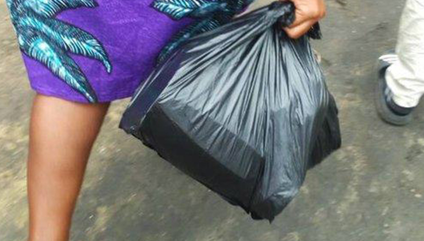 Centrafrique : les sacs plastiques en circulation malgré l’entrée en vigueur de la loi interdisant l’usage