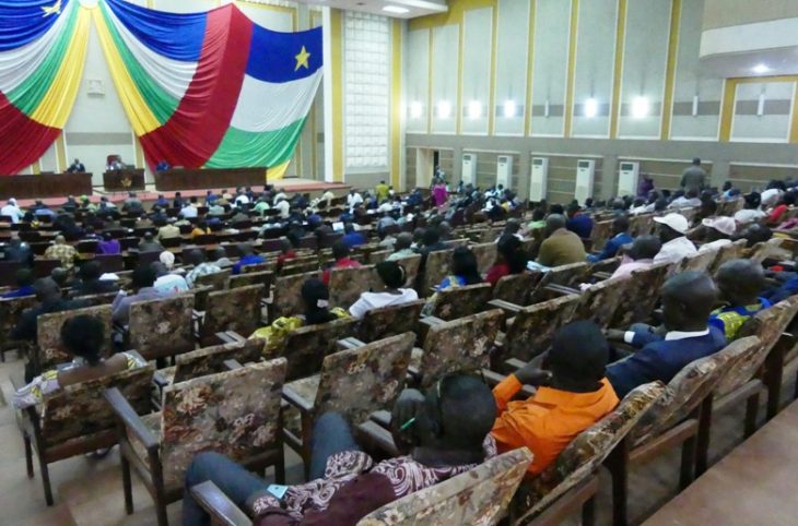 L'évaluation de l'Union Européenne (UE) après 2 ans d'appui aux députés sur le plan financier