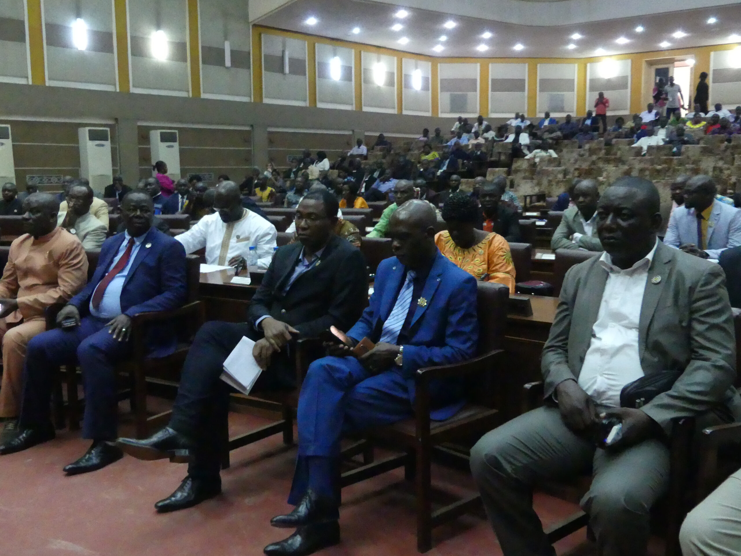 RCA : Le parlement approuve la loi sur la communication électronique