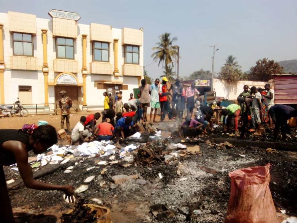 Bangui : près d’une dizaine de boutiques parties en fumée dans un incendie à Sica 1