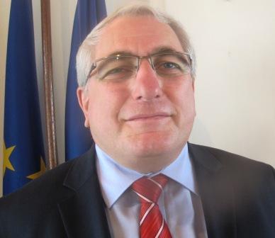 L’ambassadeur de France réclame justice