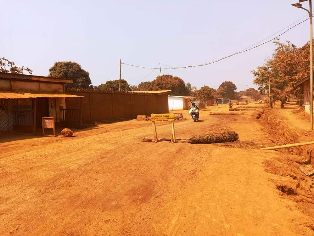 Centrafrique : la poussière rend la vie difficile aux riverains de la rue des sœurs