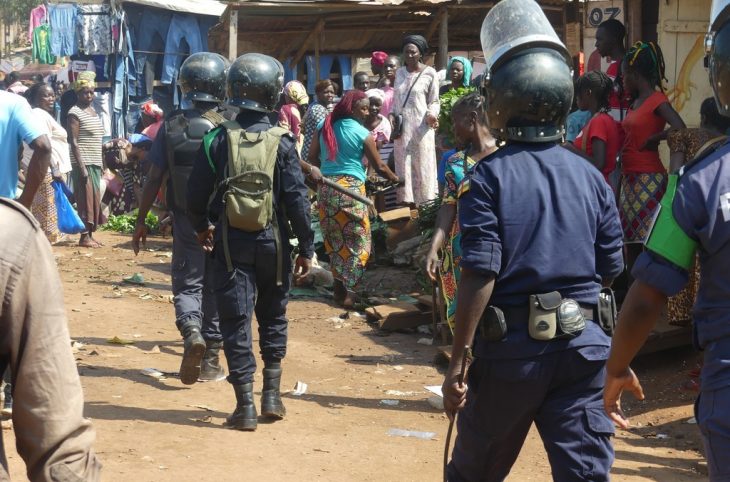 Bangui : La police entame l'opération de déguerpissement des occupants de la voie publique