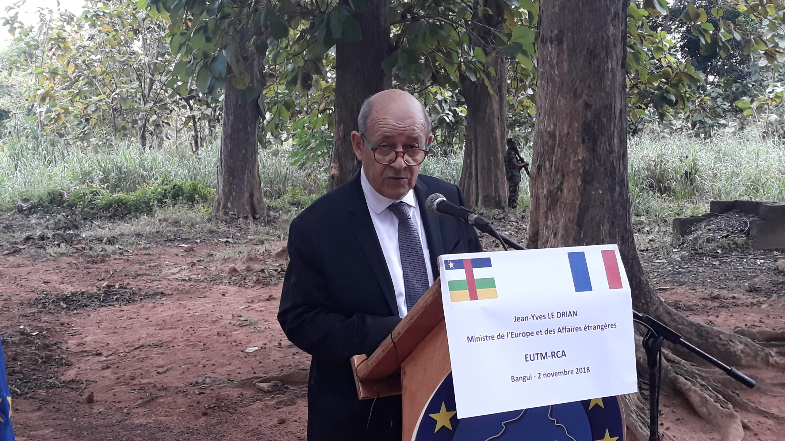 RCA : Jean Yves Le Drian promet l’assistance de la France à la RCA pour sa sécurité