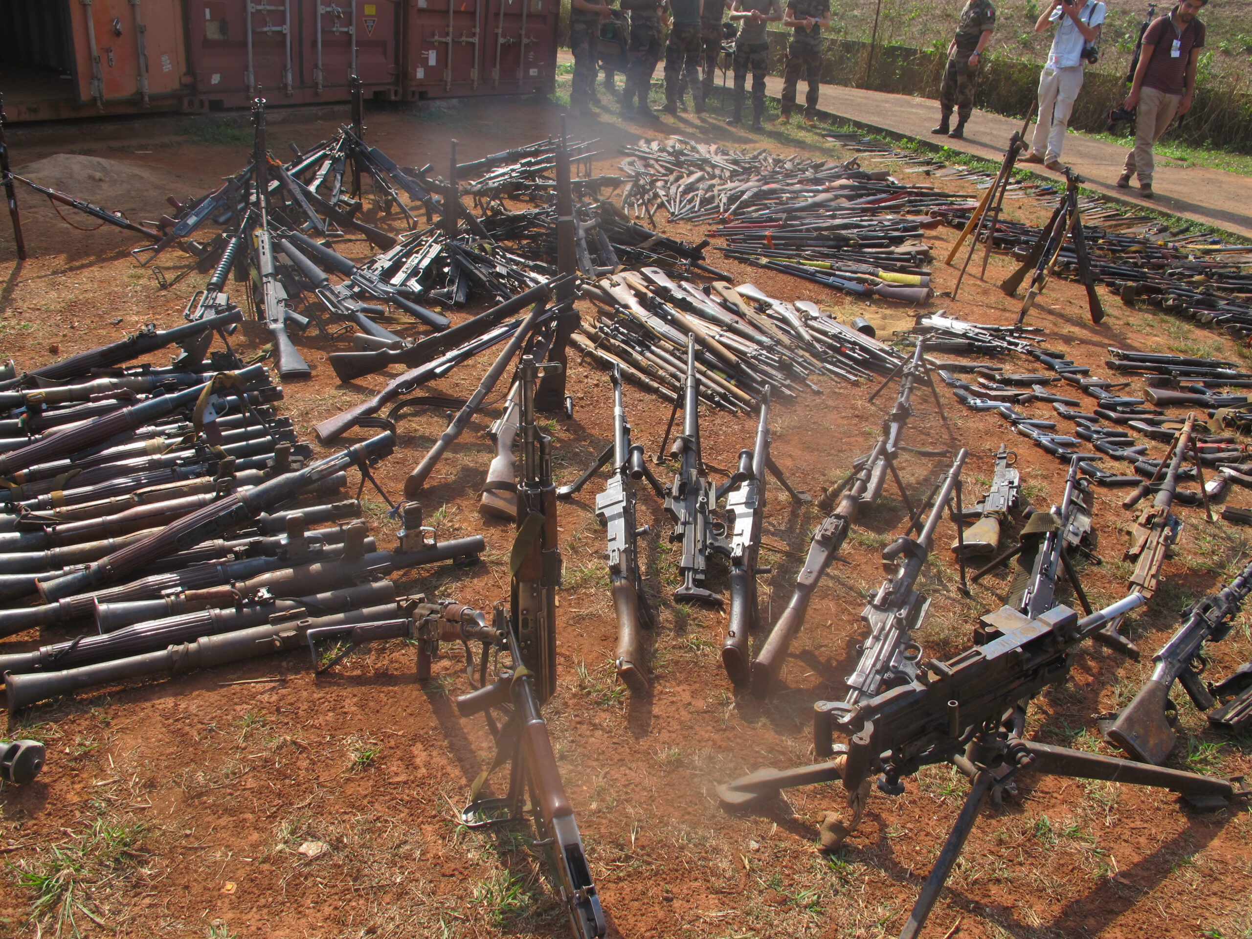 Bangui : Des armes artisanales restituées par les jeunes dans le cadre du projet CVR