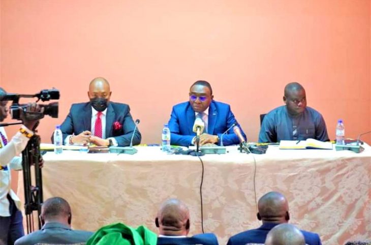 Prix du carburant : le gouvernement joue à l’apaisement face à l’indignation de la société civile