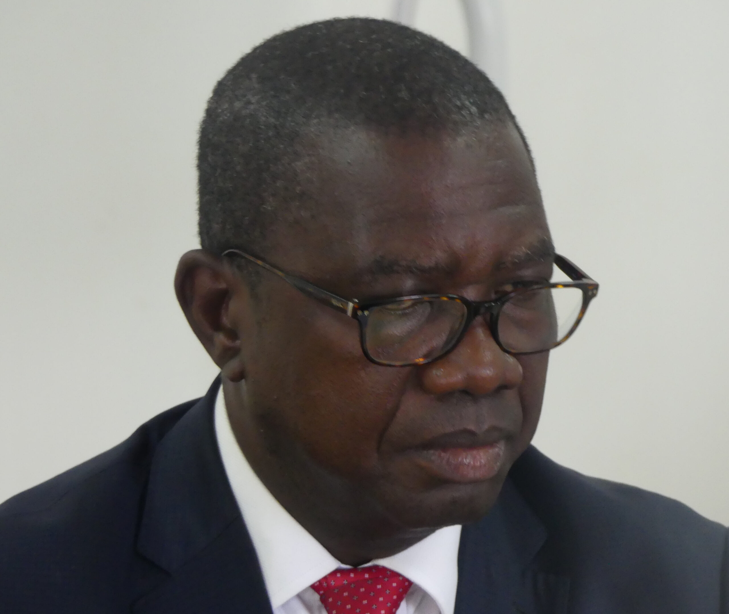 Augustin Agou dénonce l’augmentation anormale du tarif de la carte nationale d’identité et de la carte de séjour