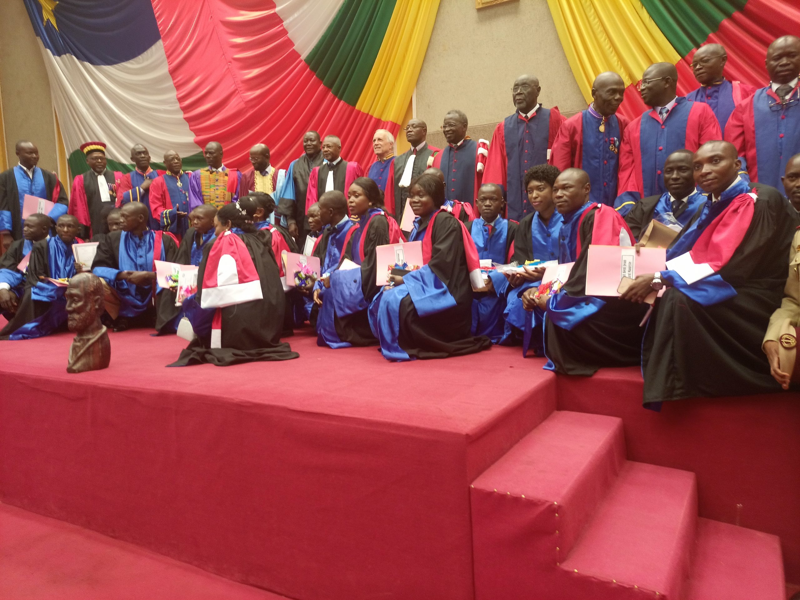 Centrafrique : vingt-neuf nouveaux médecins soutiennent leurs thèses de doctorat en médecine