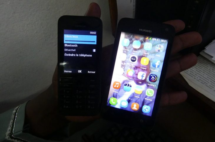 Comment utiliser son téléphone en respectant les autres ?