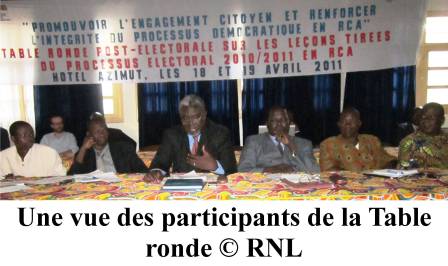 Une table ronde de NDI évalue les Elections de janvier 2011