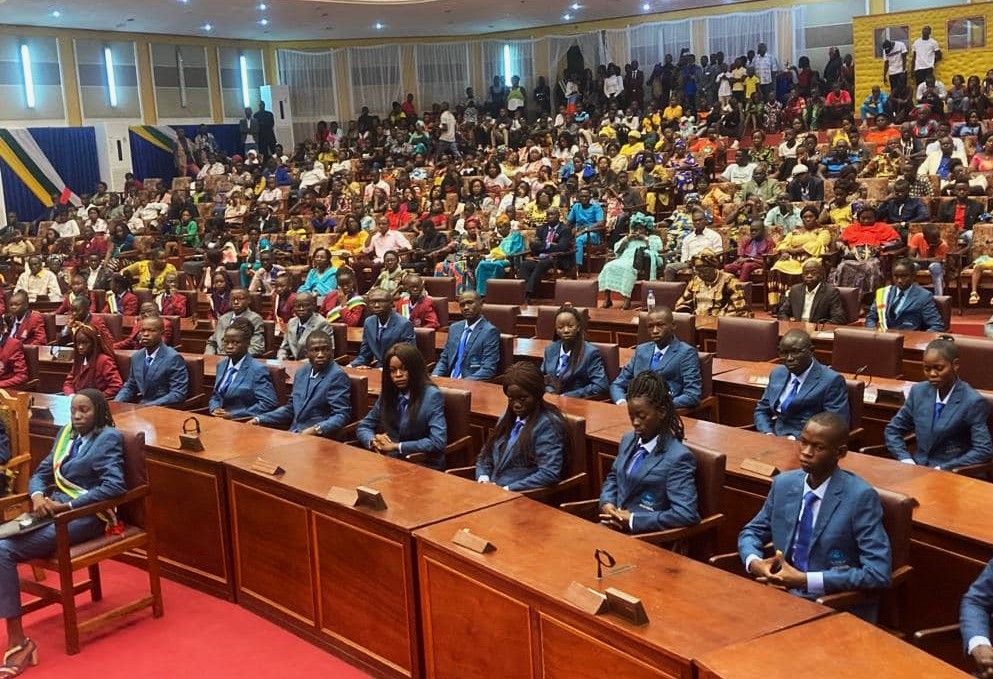 Prestation de serment des députés juniors des Nations-Unies