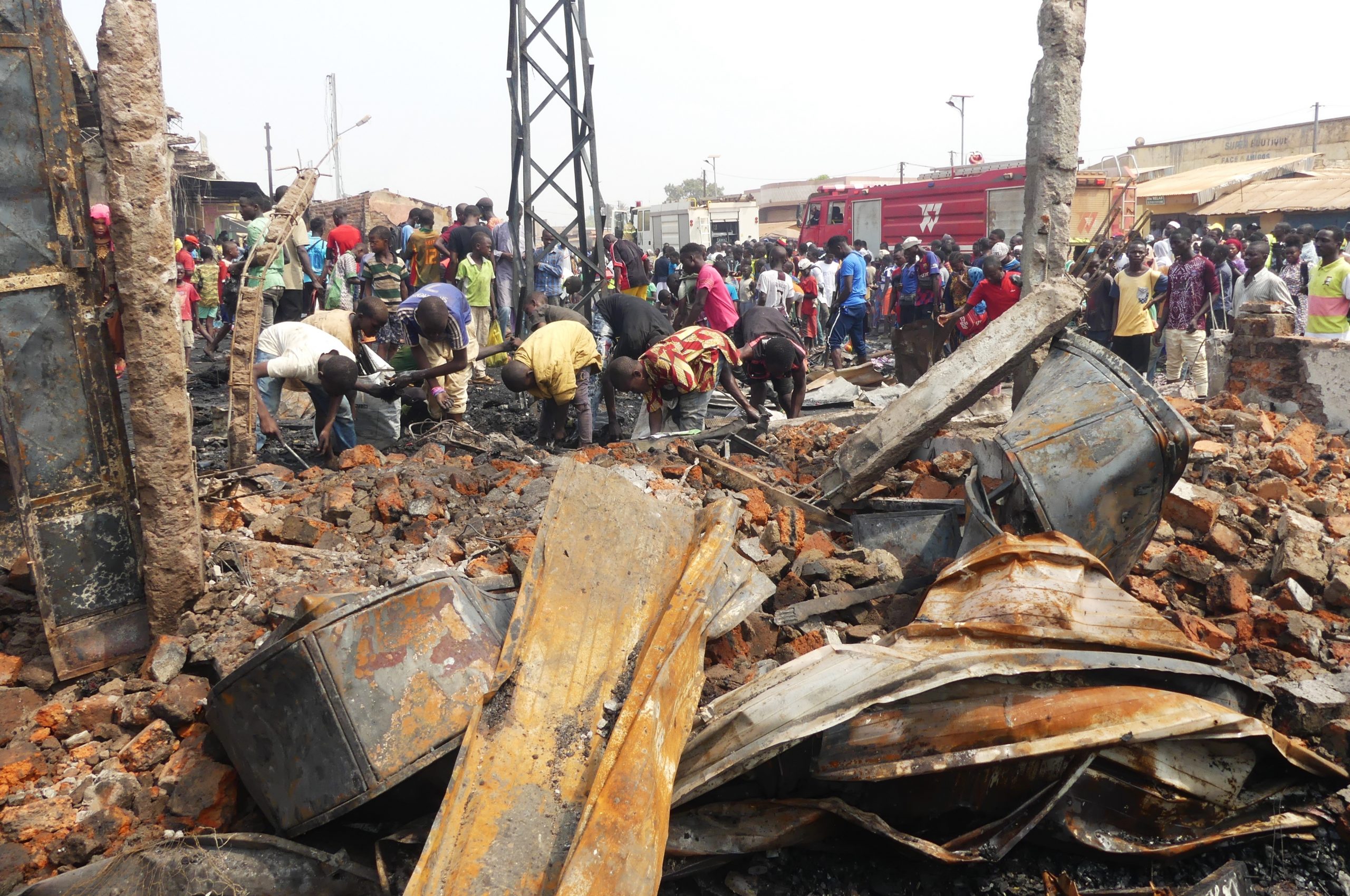 Centrafrique : un violent incendie consume des dizaines de magasins au marché de PK5 à Bangui