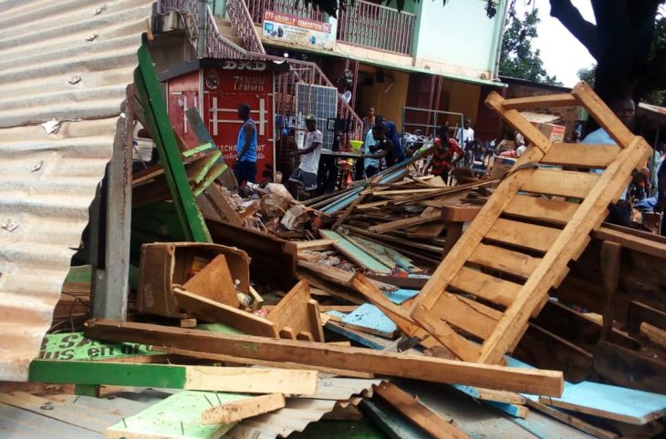 Bangui : opération de déguerpissement des vendeurs illégalement installés aux abords des routes au PK5