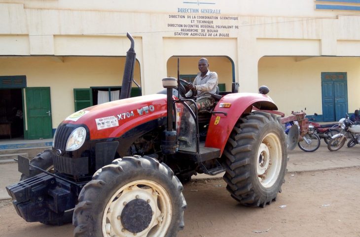 Bouar : Les agriculteurs de Bolè dotés d’un tracteur par l’ICRA