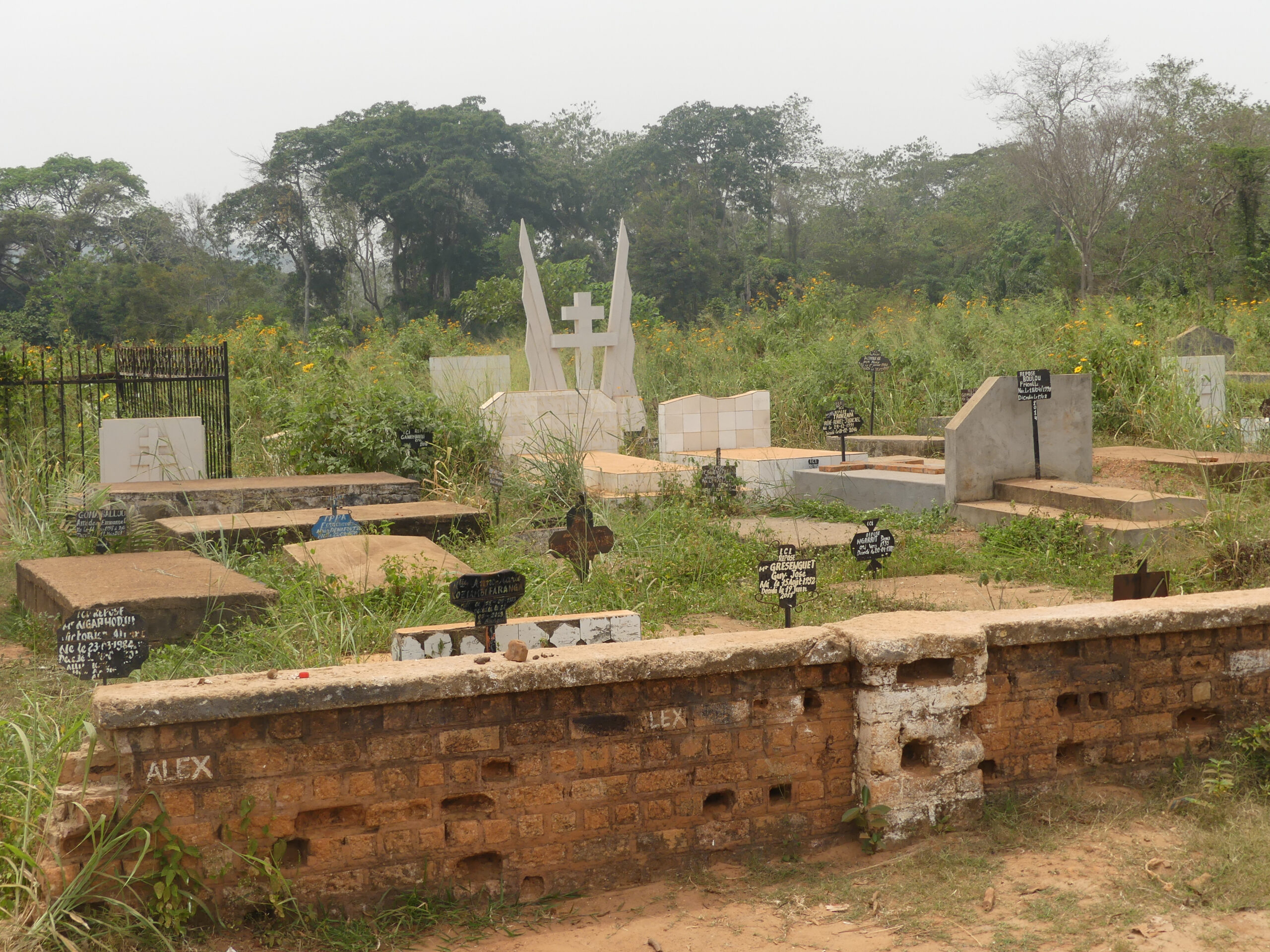 Bangui: plusieurs personnes abattues par des inconnus aux abords du cimetière de Ndrès
