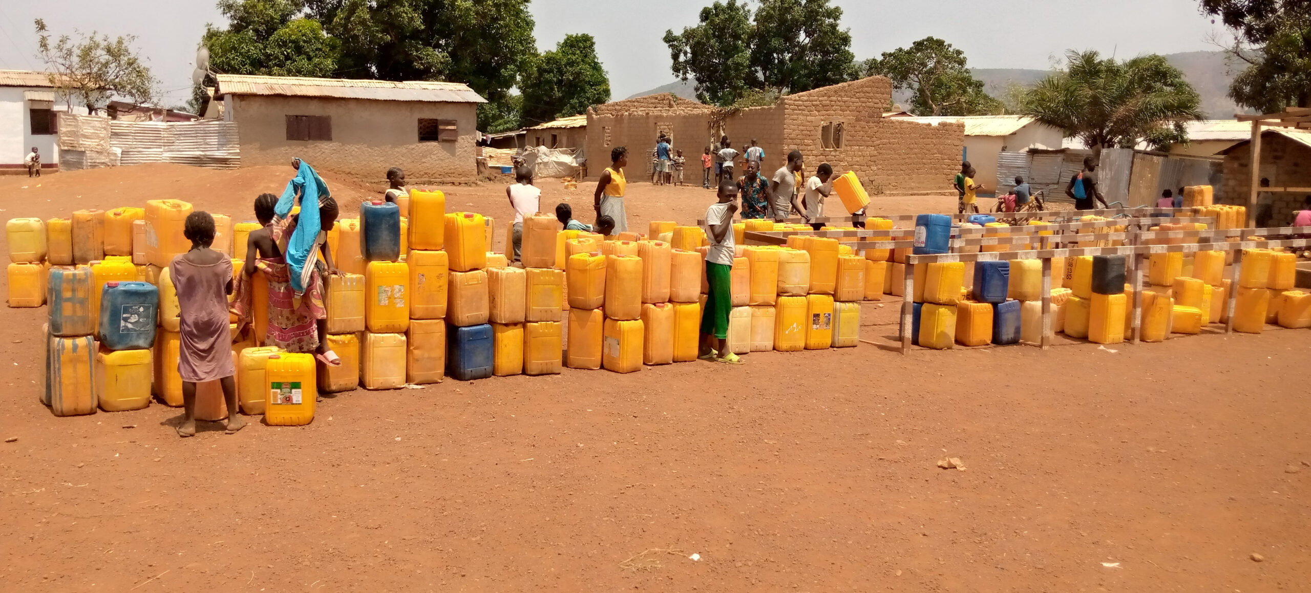 Centrafrique : interrogation sur l’existence réelle des 100 forages construits à Bangui et dans sa périphérie par le gouvernement