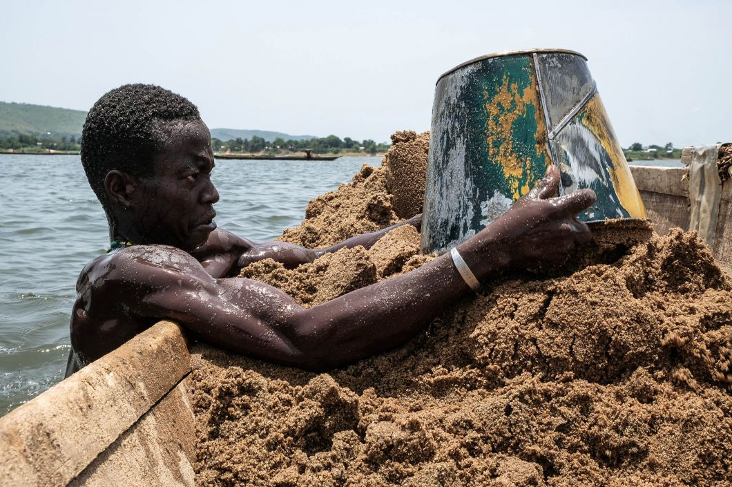 Centrafrique : la montée du niveau de l’Oubangui fait grimper les prix du sable et du poisson