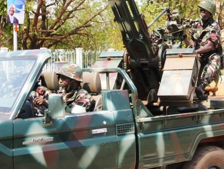 Les FACA moins équipées, peinent à chasser la LRA de Démbia