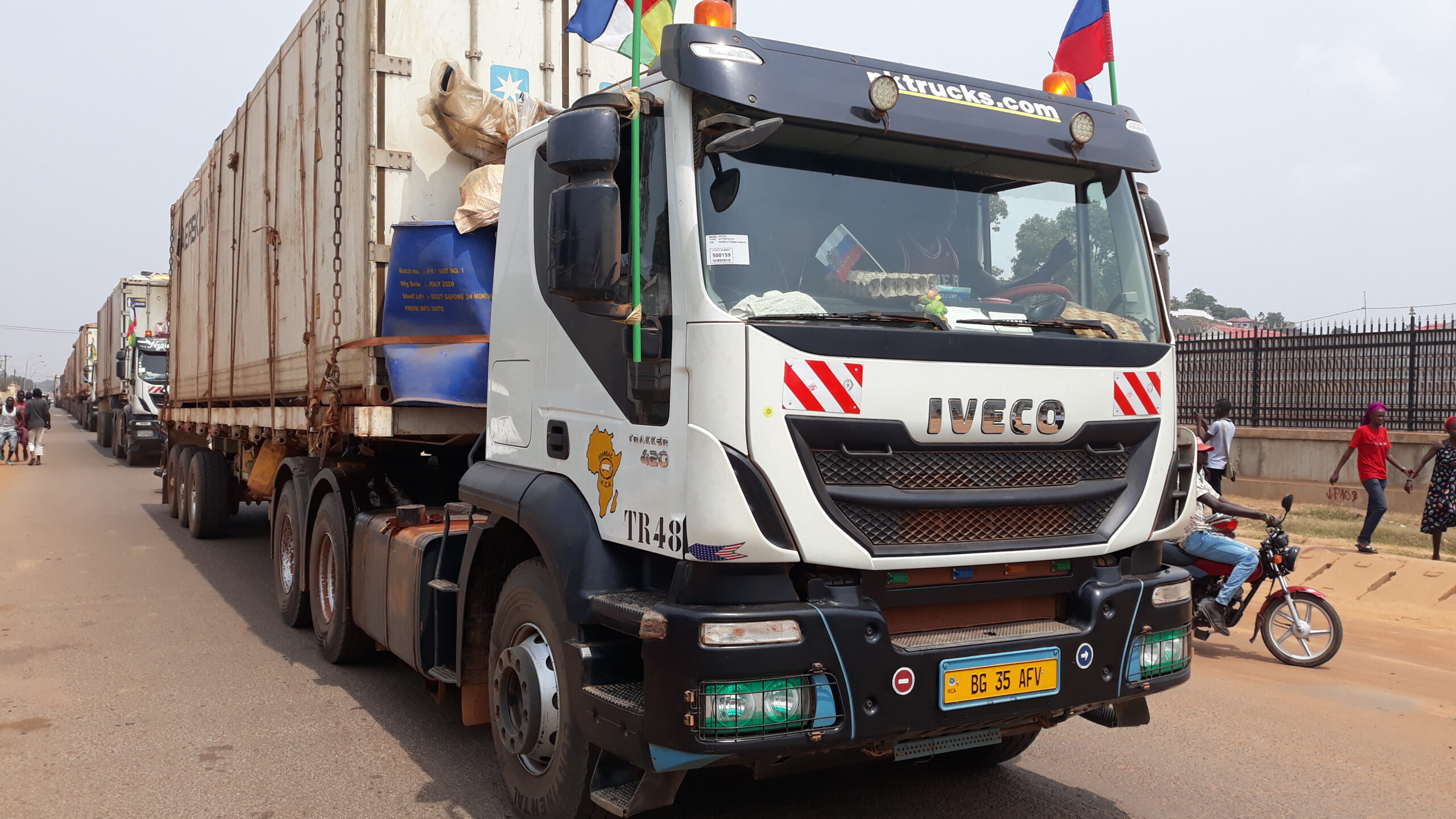 Centrafrique: les premiers camions de transport de marchandises atteignent Bangui sous des applaudissements